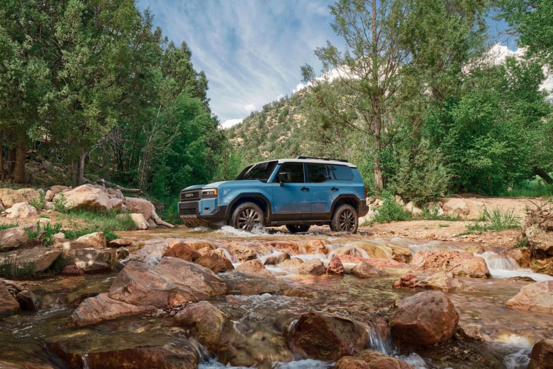 2024-toyota-land-cruiser-side-berlin-md