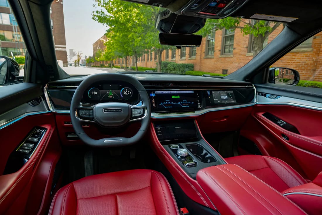 2024-jeep-wagoneer-s-interior-berlin-md