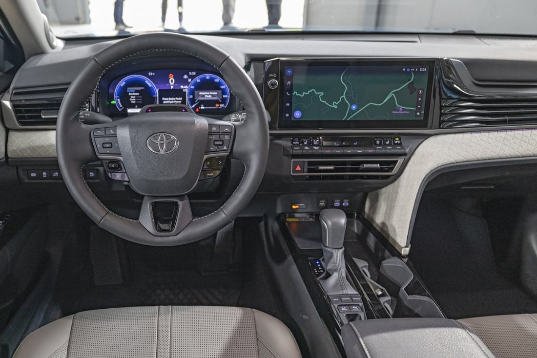 2025-toyota-camry-interior