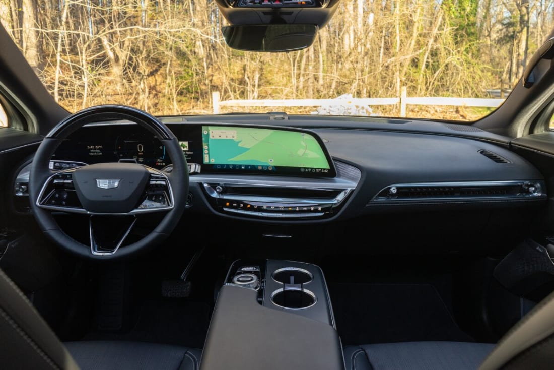2024-cadillac-lyriq-interior
