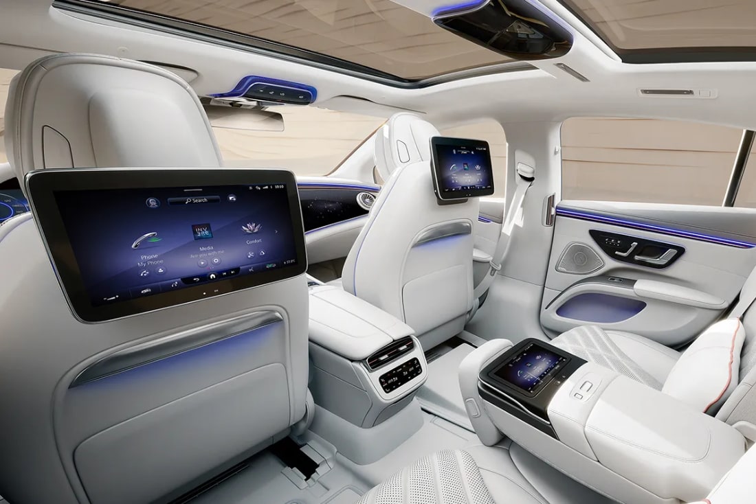 2025-mercedes-eqs-sedan-interior-screens