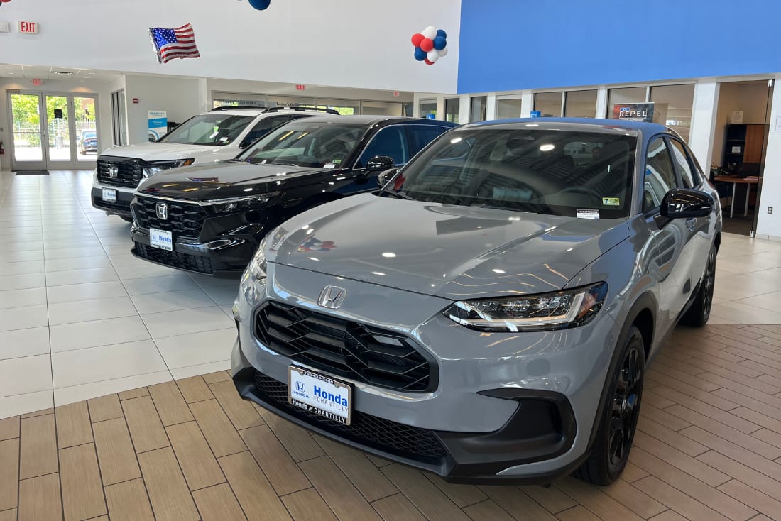 suvs-in-showroom-honda-suvs-near-reston-va