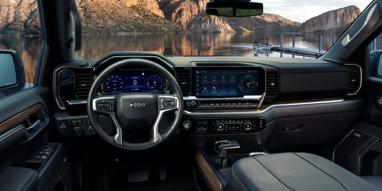 2025 Chevrolet Silverado 1500 Front Row