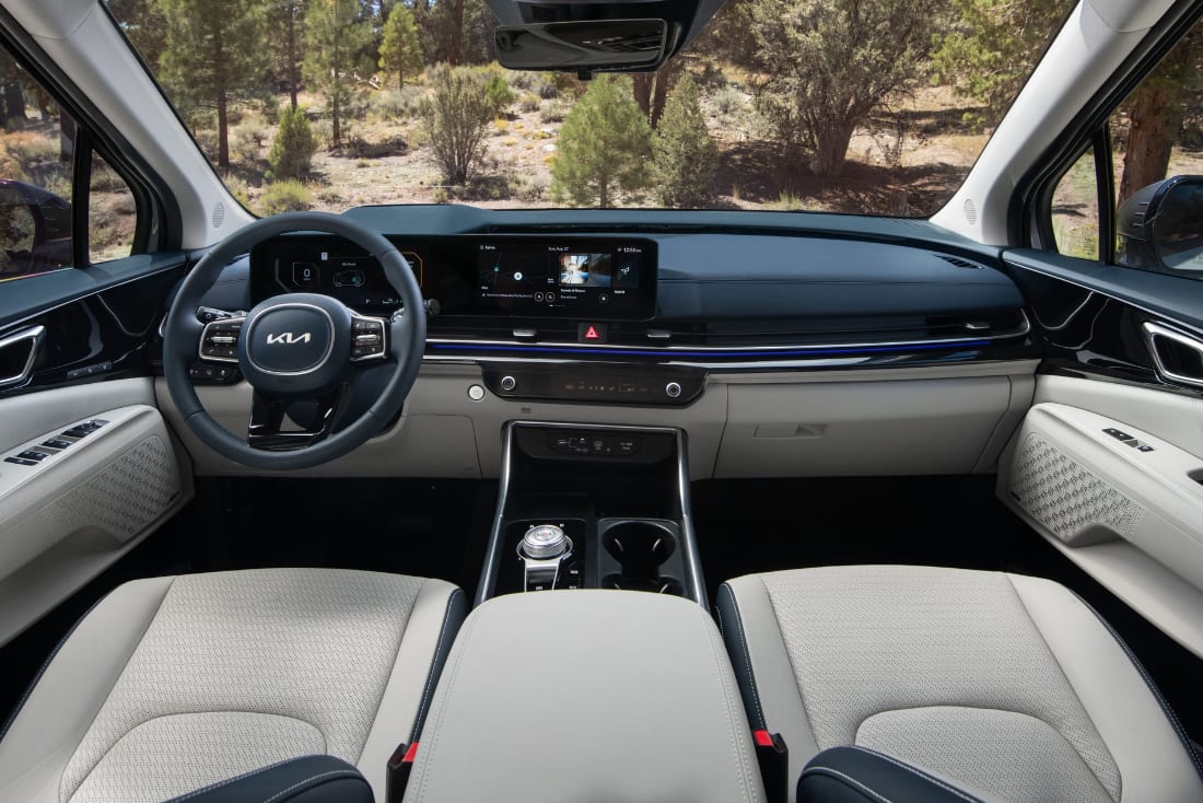 2025-kia-carnival-interior