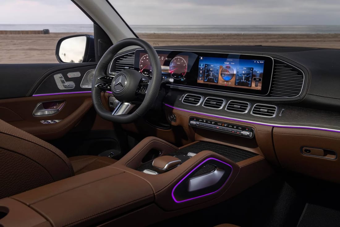 2025-mercedes-benz-gls-interior