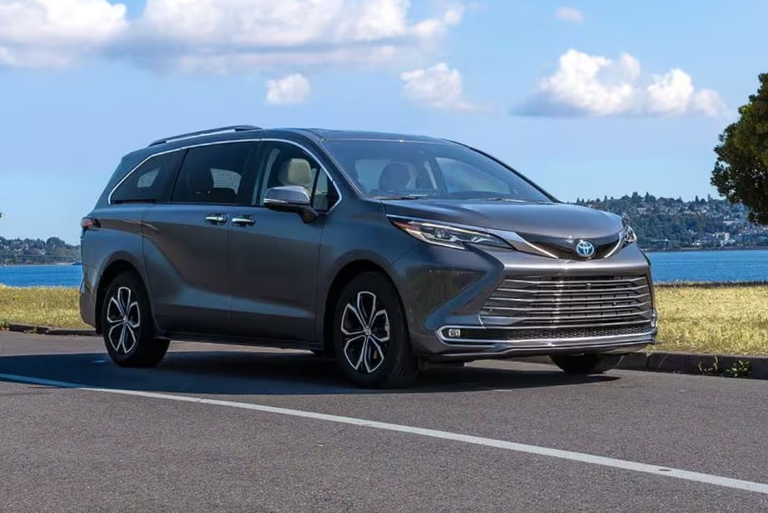 2025-toyota-sienna-exterior-hoc