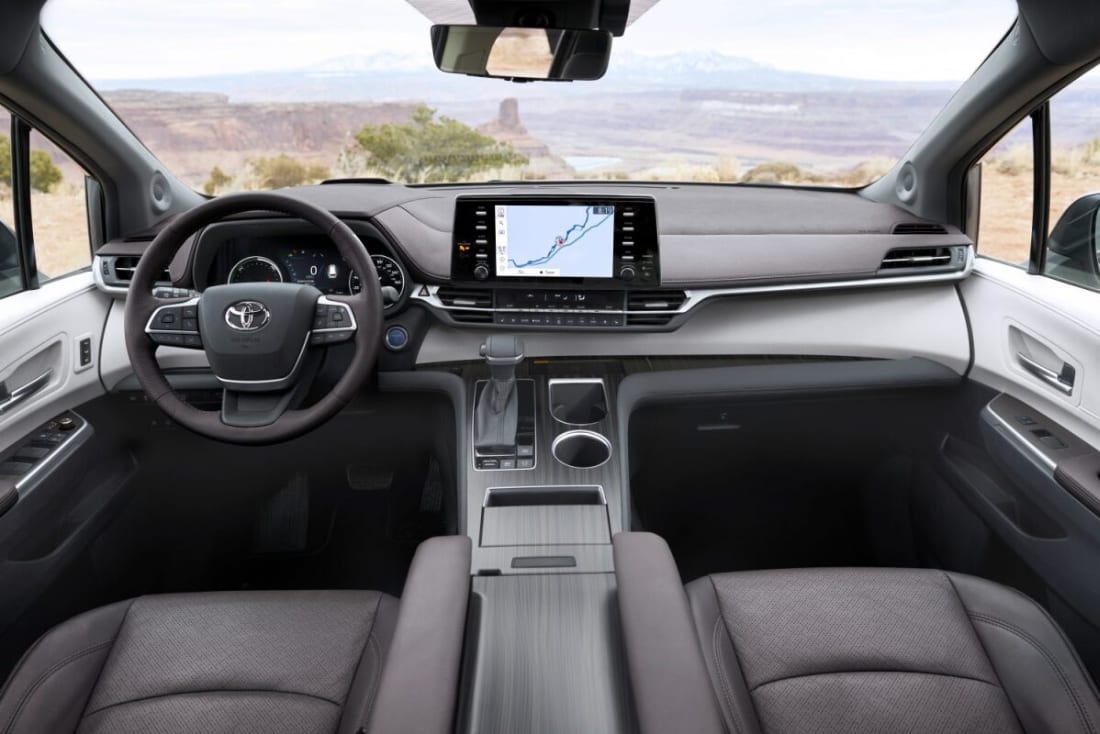 2025-toyota-sienna-interior-hoc
