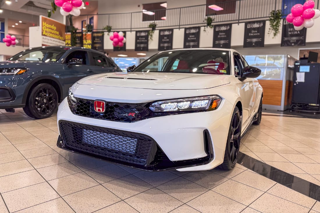 2025-honda-civic-type-r-front-showroom-near-warrenton-va