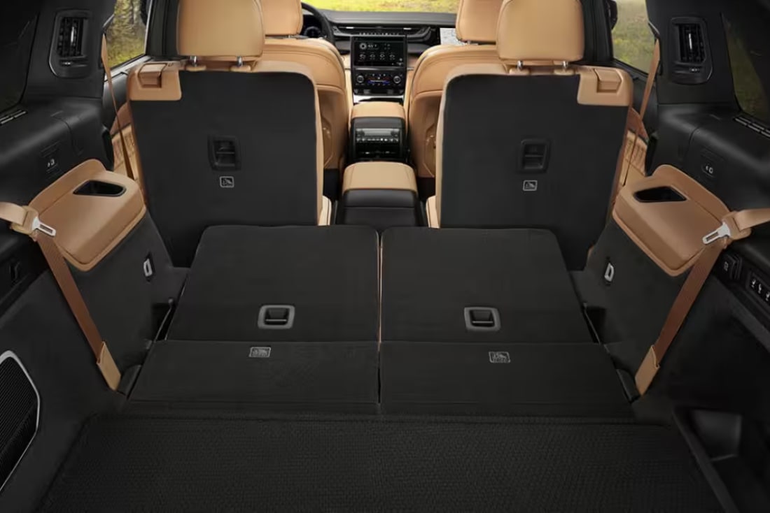 2025-jeep-grand-cherokee-interior-trunk