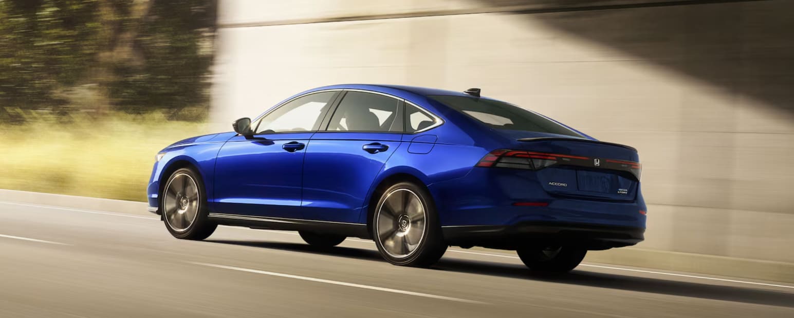 2025 Honda Accord Hybrid vs 2025 Toyota Camry Comparison near Fairfax, VA