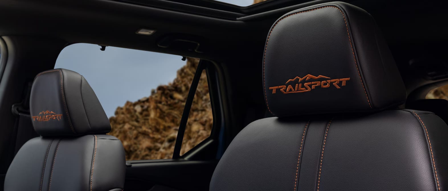 2025 Honda Pilot TrailSport-Embossed Front Seat