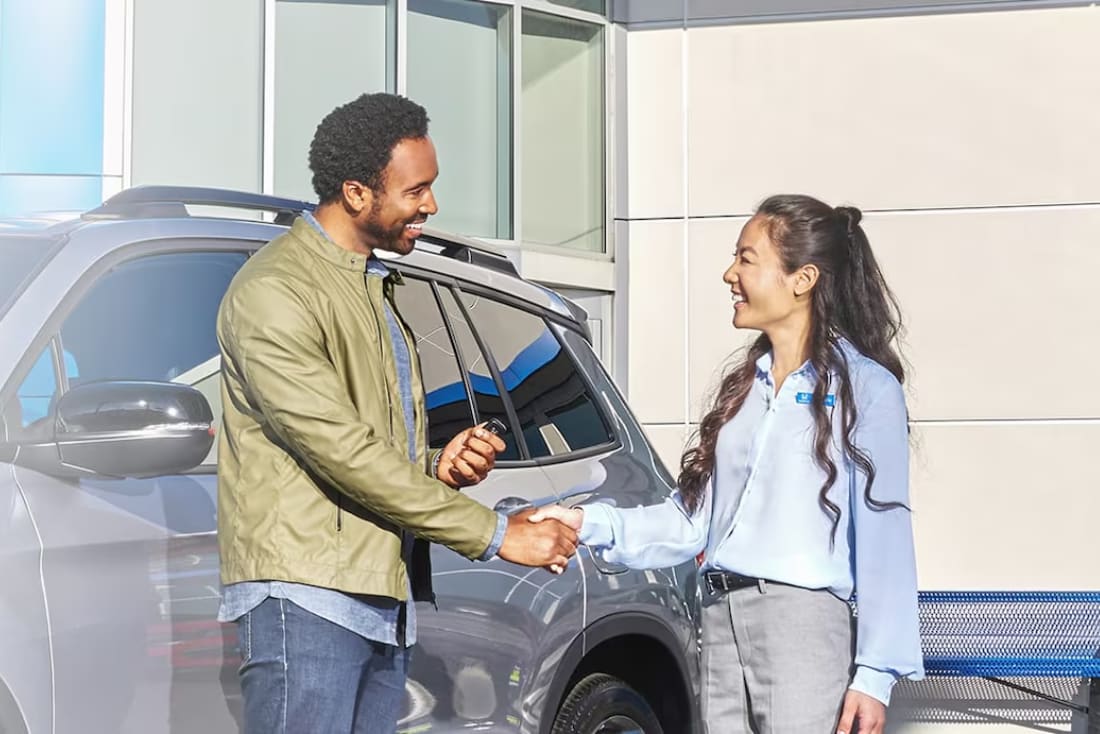 customer-sales-woman-lease-return-center-in-salisbury-md