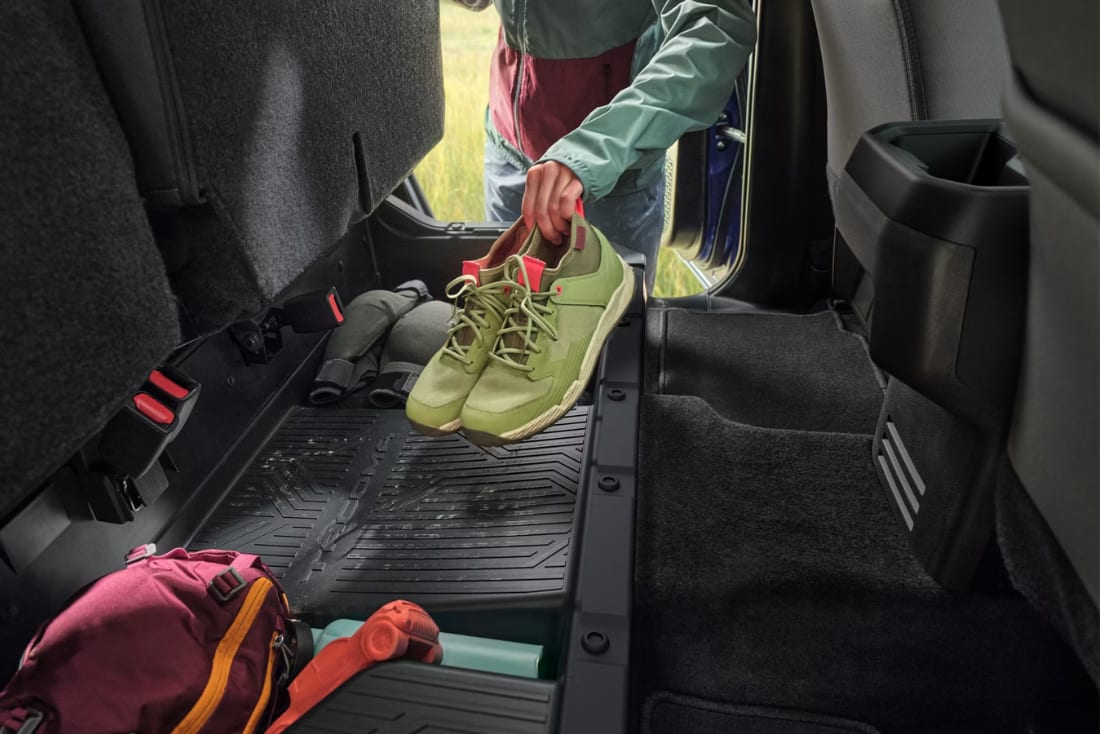 2025-toyota-tacoma-trd-sport-interior-storage