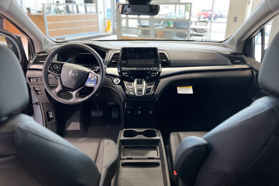 used-honda-odyssey-interior-tech-near-warrenton-va