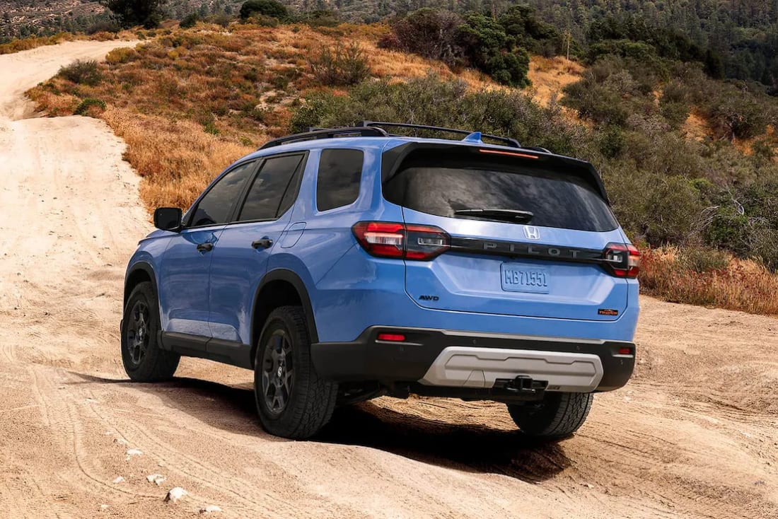 2025-honda-pilot-rear-exterior