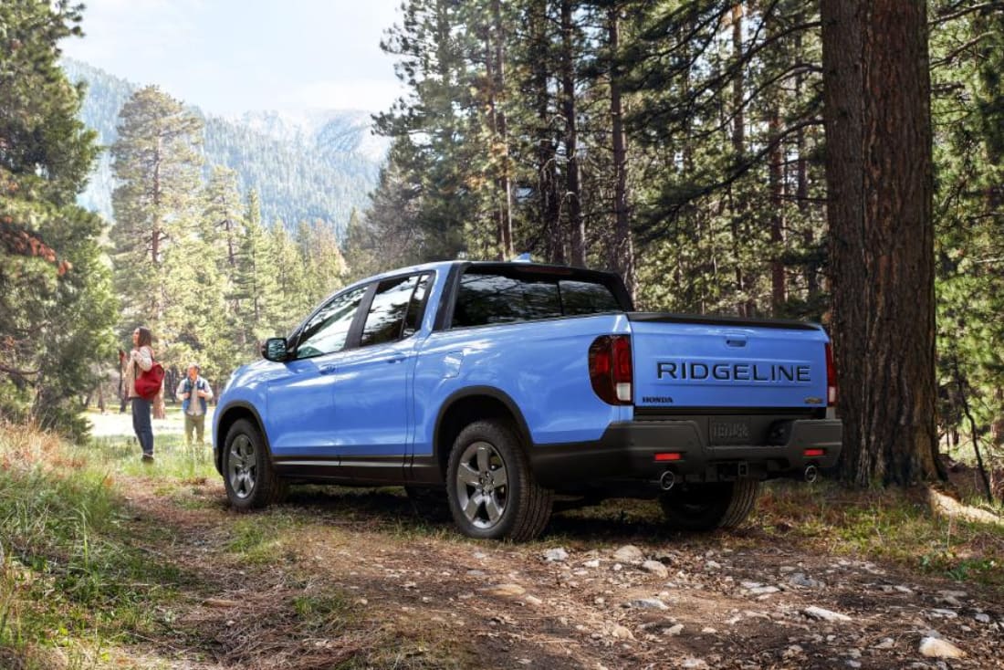2025-honda-ridgeline-exterior-rear