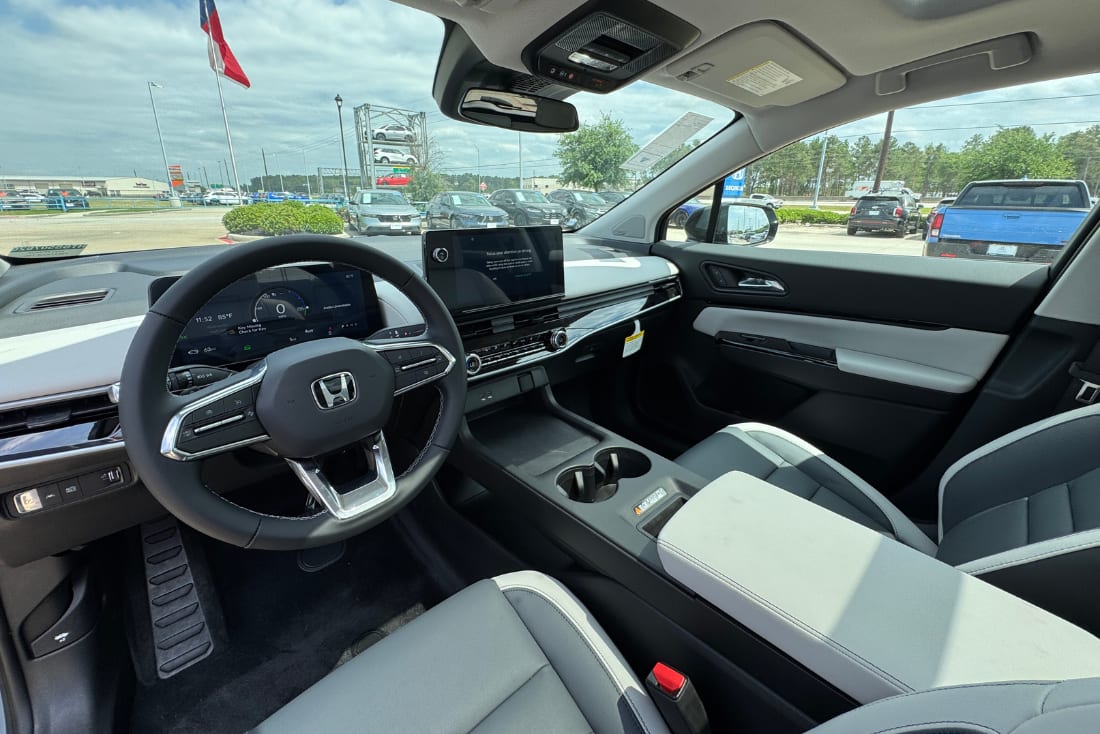 2025-honda-prologue-grey-interior-drivers-seat