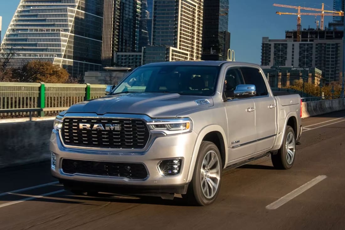 2025 Ram 1500 Crew Cab vs. Quad Cab Front Grille
