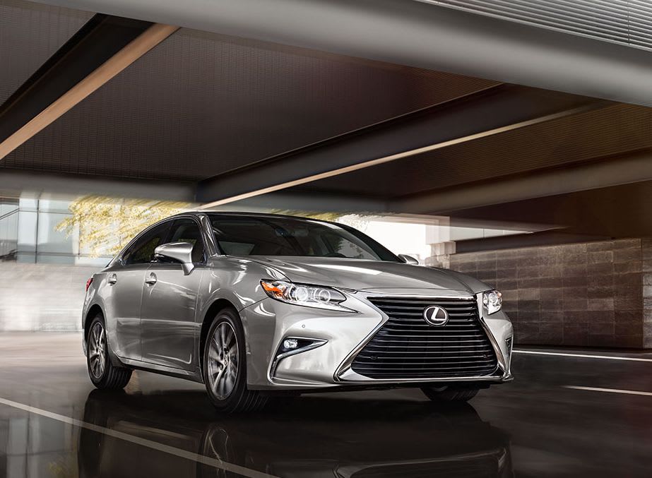 2017 Lexus ES 350 vs 2017 Acura RLX near Falls Church, VA