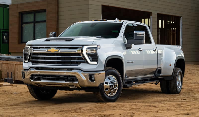 White Chevrolet Silverado 3500HD exterior