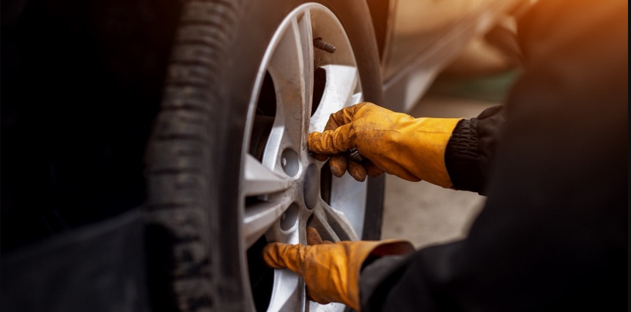 How to Change a Tire StepbyStep O'Brien Auto Group