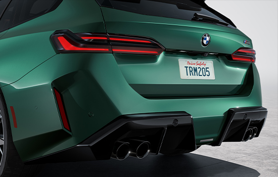 Engine view of the BMW M5 Touring.