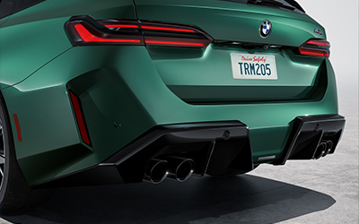 Engine view of the BMW M5 Touring.