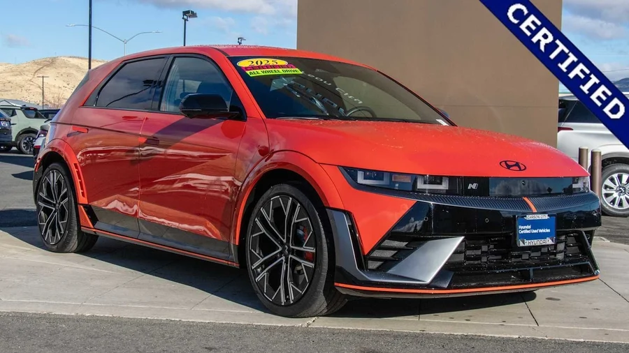 2025 Hyundai Ioniq 5 vs. Tesla Model Y: The Clear Winner in the EV Race