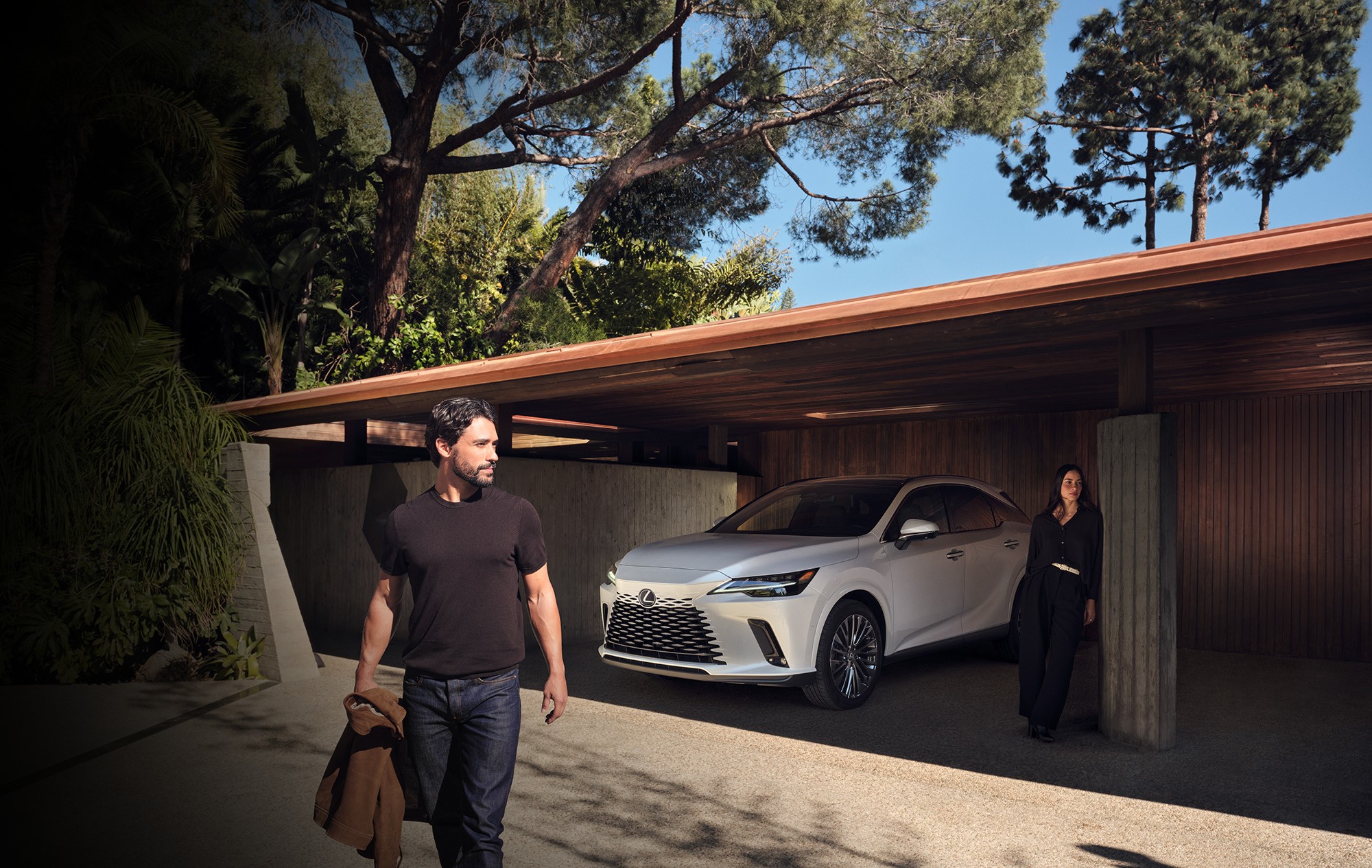 RX 350h Luxury AWD shown in Eminent White Pearl