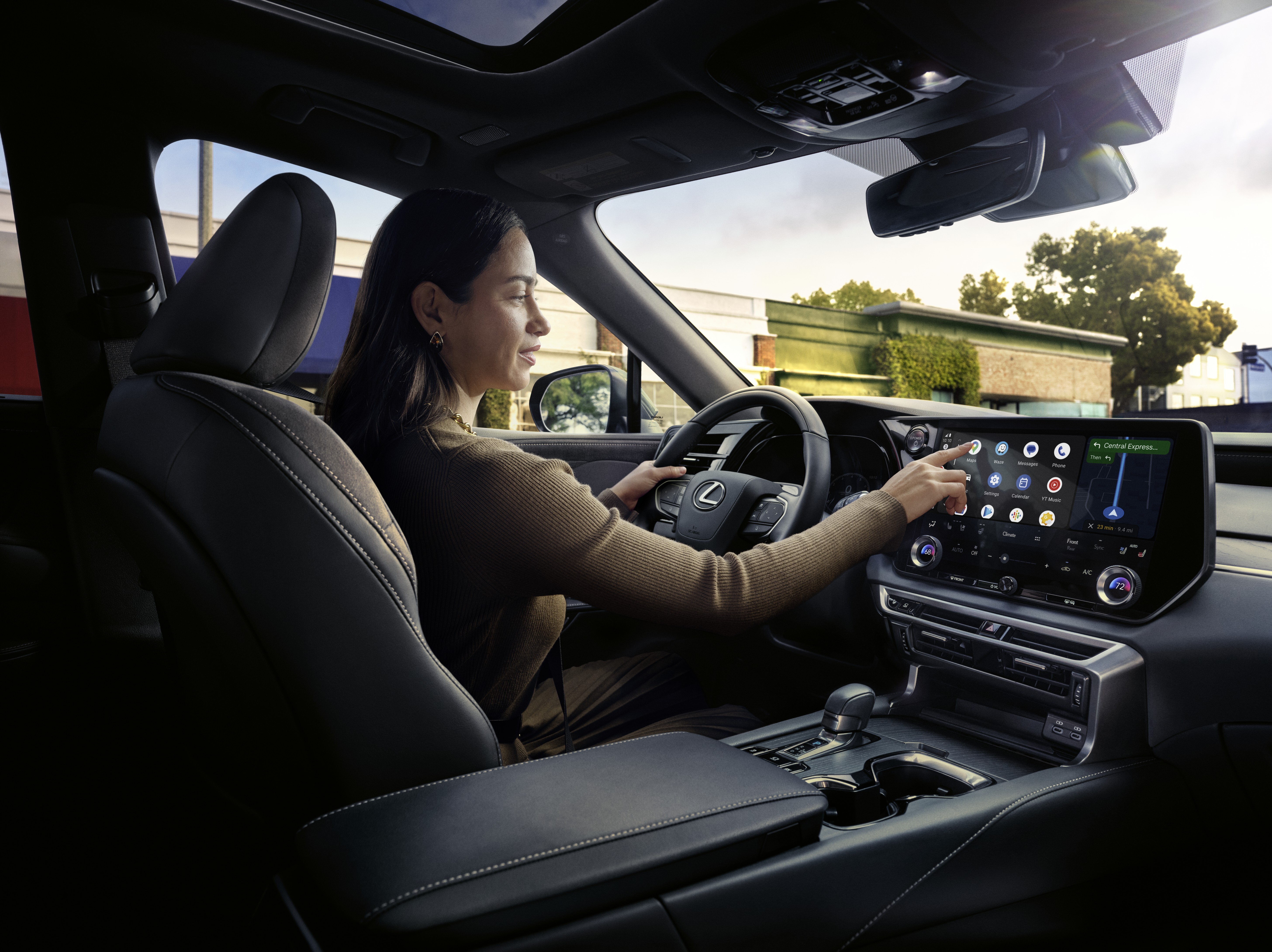 Lexus RX vs RZ: Interior