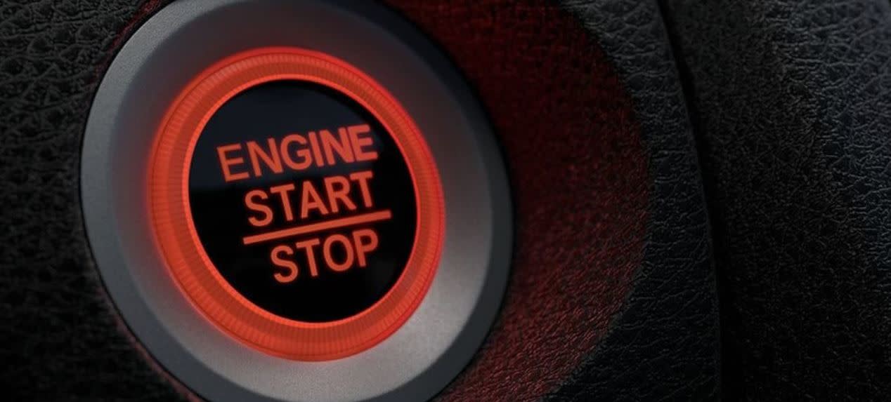 ¡Deja las llaves en tu bolsillo! No las necesitarás con el botón de arranque del Civic. ¡Deja las llaves en tu bolsillo! No las necesitarás con el botón de arranque del Civic.