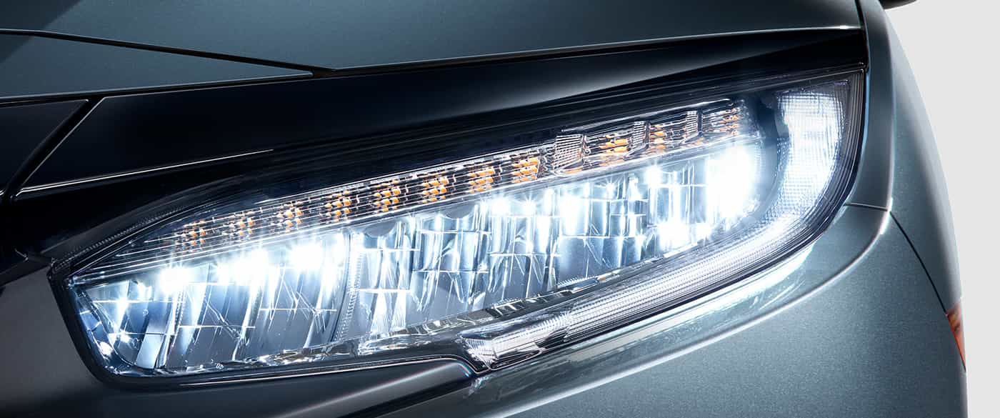 LED Headlights of the 2019 Civic