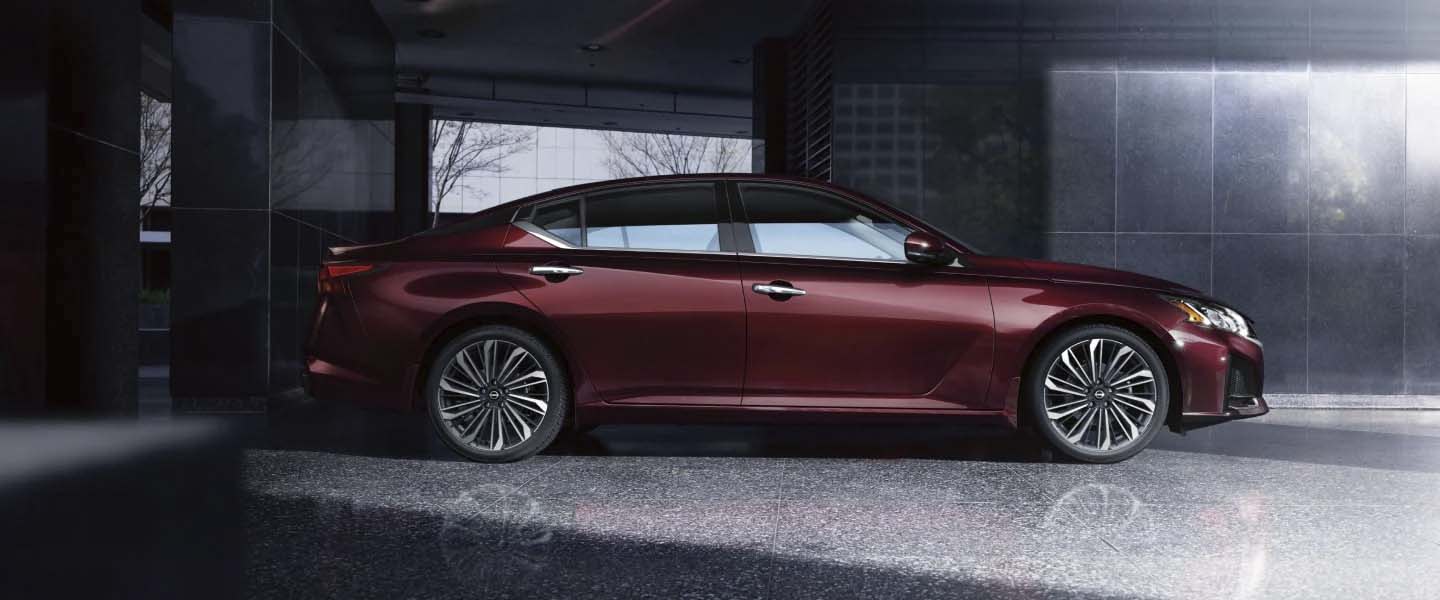 2025 Nissan Altima image 4