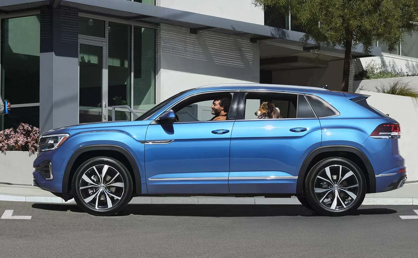 2025 Volkswagen Atlas Cross Sport image 8