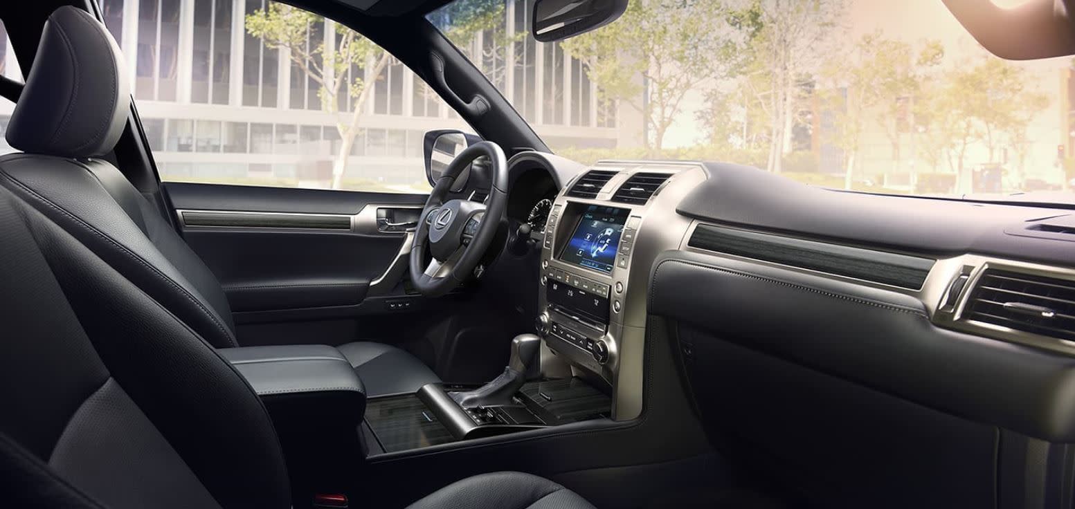 Disfruta de los lujos de la cabina de primer nivel.