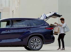 hands-free power rear liftgate