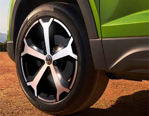 Available 19” alloy wheels