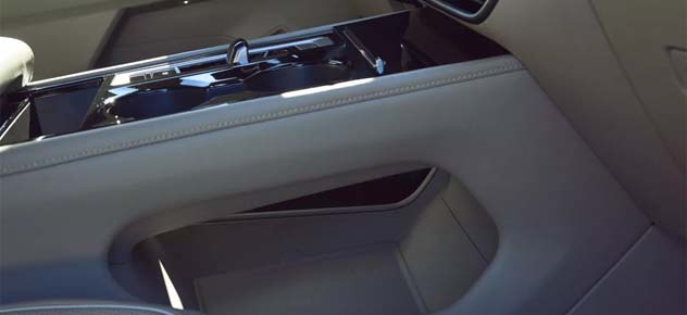 three rowstwo captain s chairsone extraordinary space