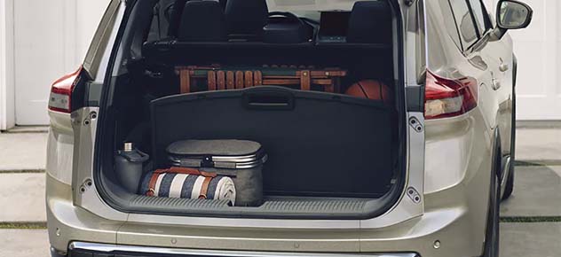 three rowstwo captain s chairsone extraordinary space