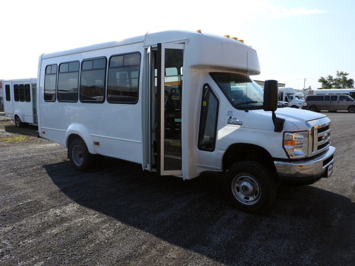 4x4 shuttle hot sale bus conversion