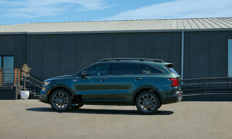 2025 Kia Sorento side view by building