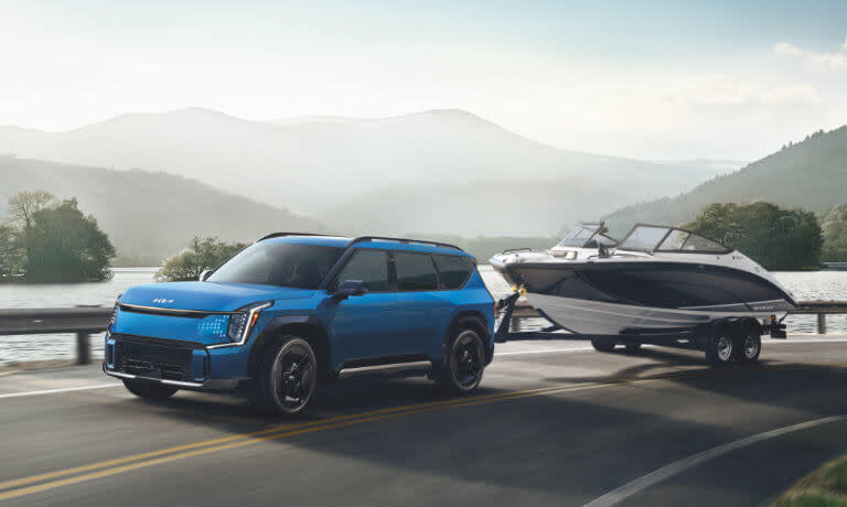 2025 Kia EV9 towing a boat