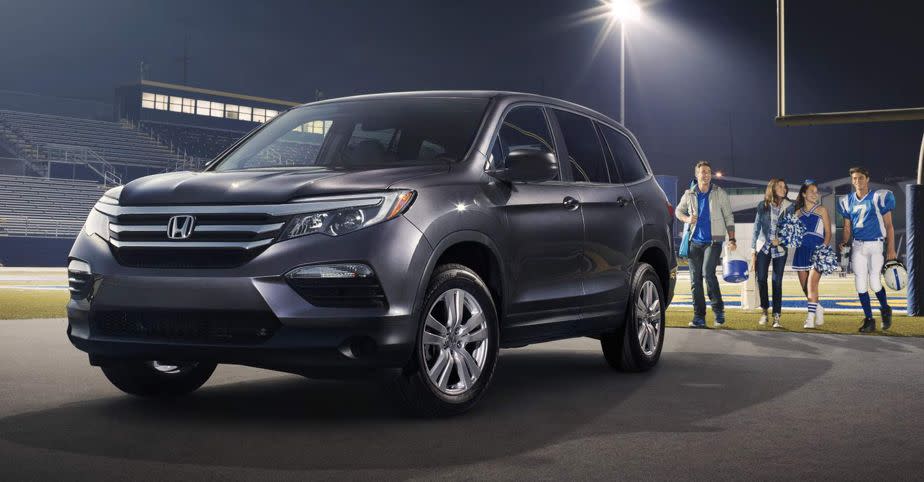 2016 Honda Pilot vs 2016 Hyundai Santa Fe near Manassas, VA