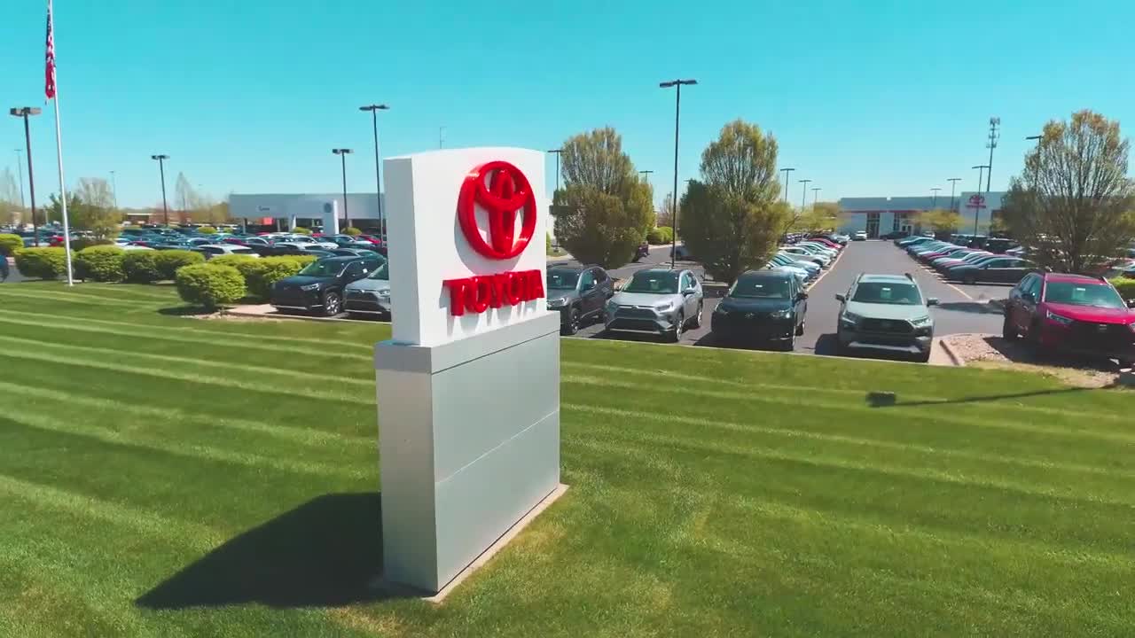 Toyota Dealer Lawrence Ks New Used Cars For Sale Near Olathe Ks Crown Toyota Of Lawrence